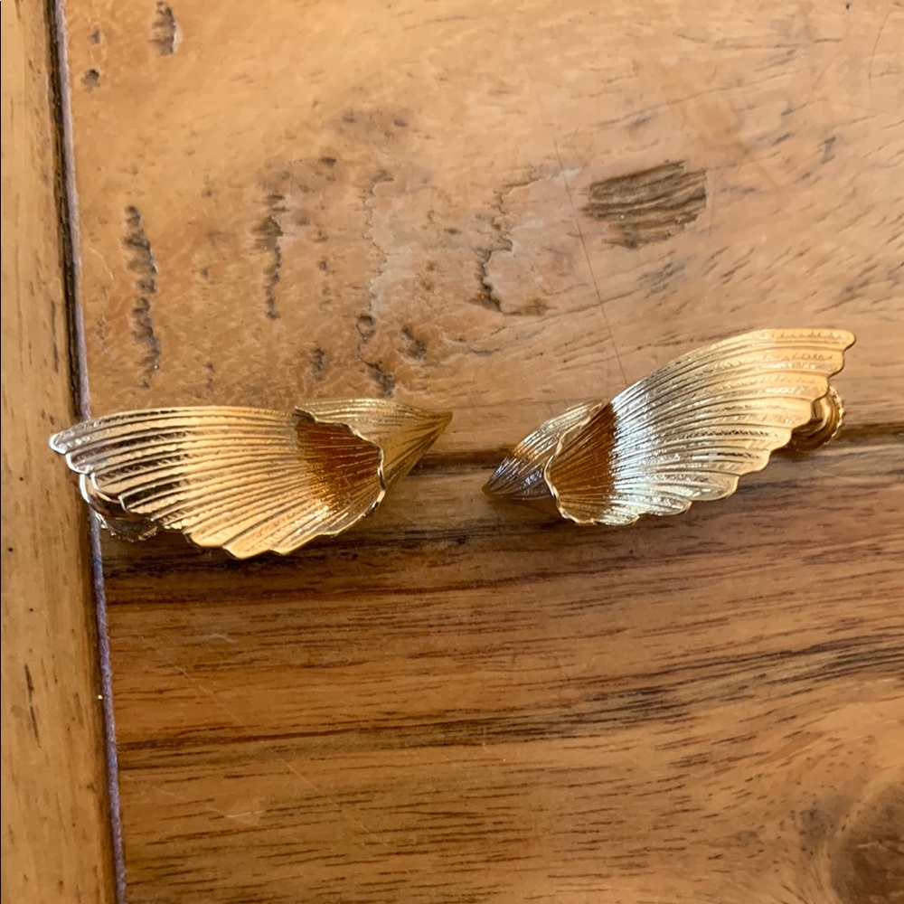 Vtg Gold Tone Art Deco Wing Shaped  Clip On Earrings Costume Jewelry